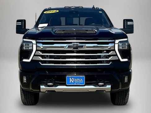 Used 2024 Chevrolet Silverado 2500 High Country w/ High Country Premium Package AWD/4WD image 2