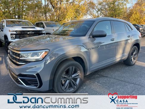 Used 2021 Volkswagen Atlas Cross Sport SE image 1
