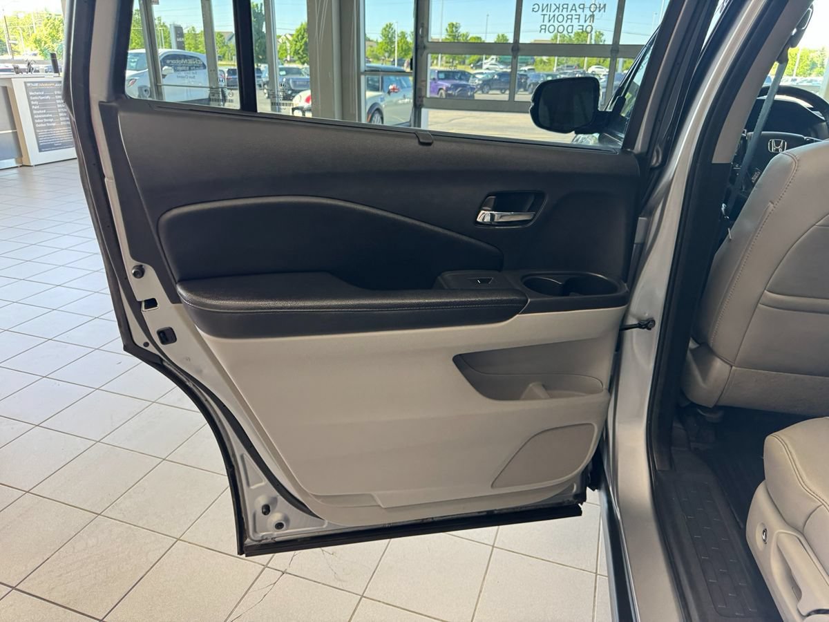 Used 2017 Honda Pilot Touring image 42