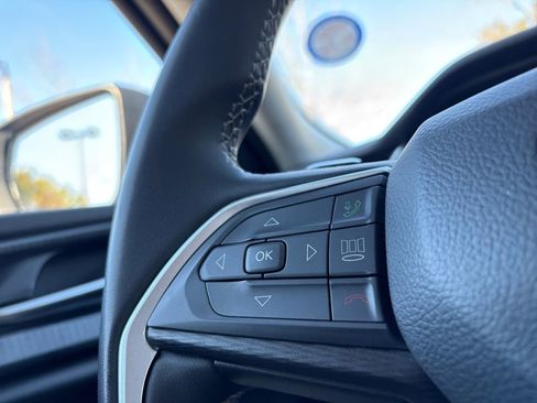 Used 2023 Jeep Grand Cherokee L Laredo image 15