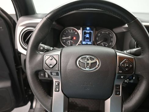 Used 2021 Toyota Tacoma Limited w/ Nightshade Package AWD/4WD image 7