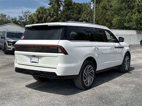 New 2025 Lincoln Navigator Reserve image 5