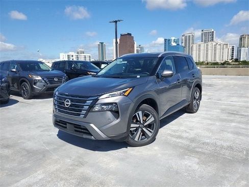 New 2025 Nissan Rogue SL w/ Tech Package FWD image 16