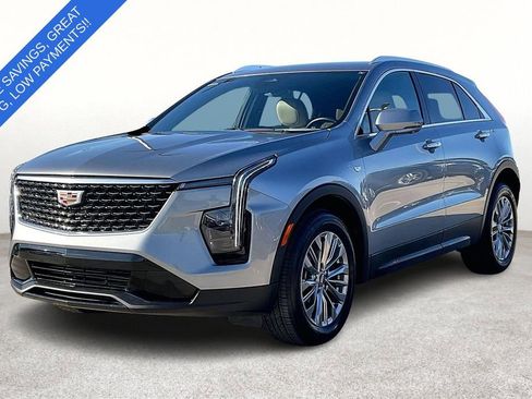 Used 2025 Cadillac XT4 Premium Luxury image 16