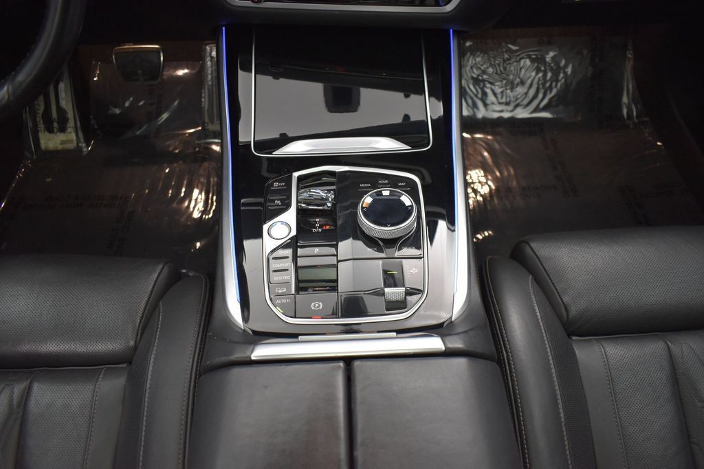 Used 2024 BMW X5 M60i AWD/4WD image 16