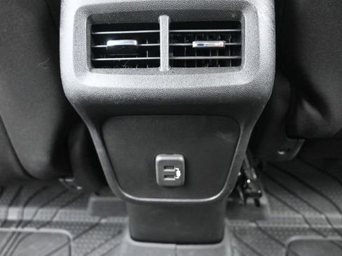 Used 2022 Chevrolet Equinox LS w/ LS Convenience Package AWD/4WD image 34