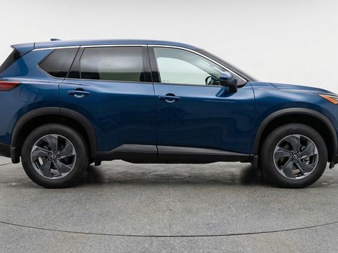 Used 2025 Nissan Rogue SV AWD/4WD image 11