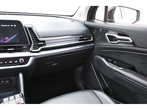 Used 2025 Kia Sportage EX FWD image 10