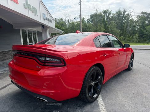 Used 2018 Dodge Charger R/T RWD image 8