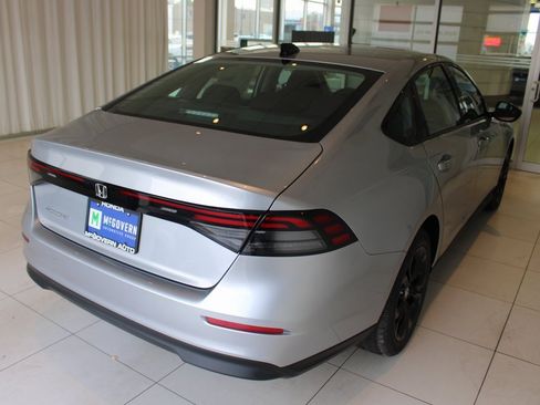 New 2025 Honda Accord SE image 10
