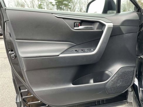 Used 2024 Toyota RAV4 XLE image 17