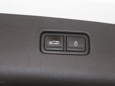Used 2025 Genesis GV70 2.5T AWD/4WD image 14