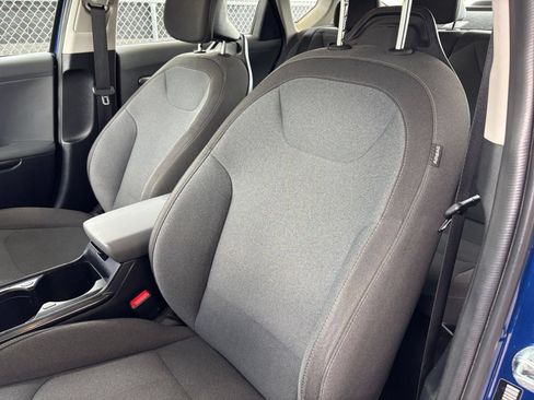 Used 2025 Kia K4 FWD image 37