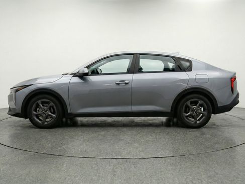 Used 2025 Kia K4 LXS image 5