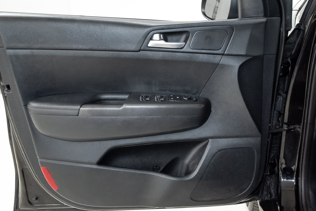 Used 2022 Kia Sportage LX AWD/4WD image 9