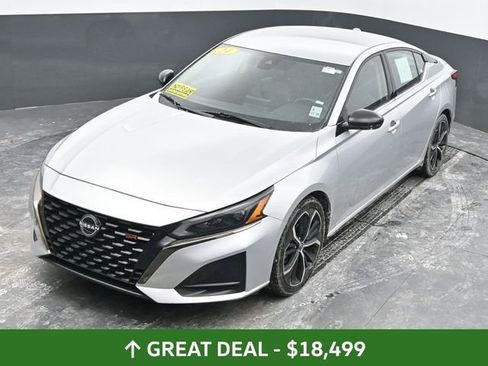 Used 2024 Nissan Altima 2.5 SR image 39