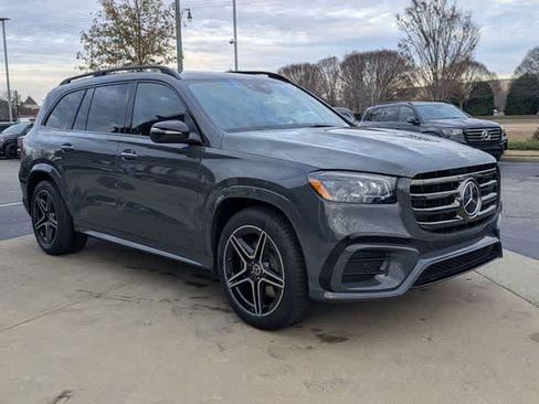 Used 2026 Mercedes-Benz GLS 450 4MATIC image 3