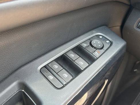 Used 2024 Nissan Pathfinder SV w/ SV Premium Package AWD/4WD image 12