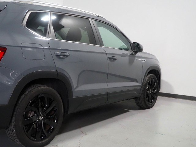 Used 2023 Volkswagen Taos SE w/ Sunroof Package w/ Panoramic Sunroof Package FWD image 42