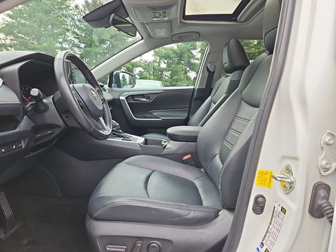 Used 2020 Toyota RAV4 XLE Premium AWD/4WD image 14