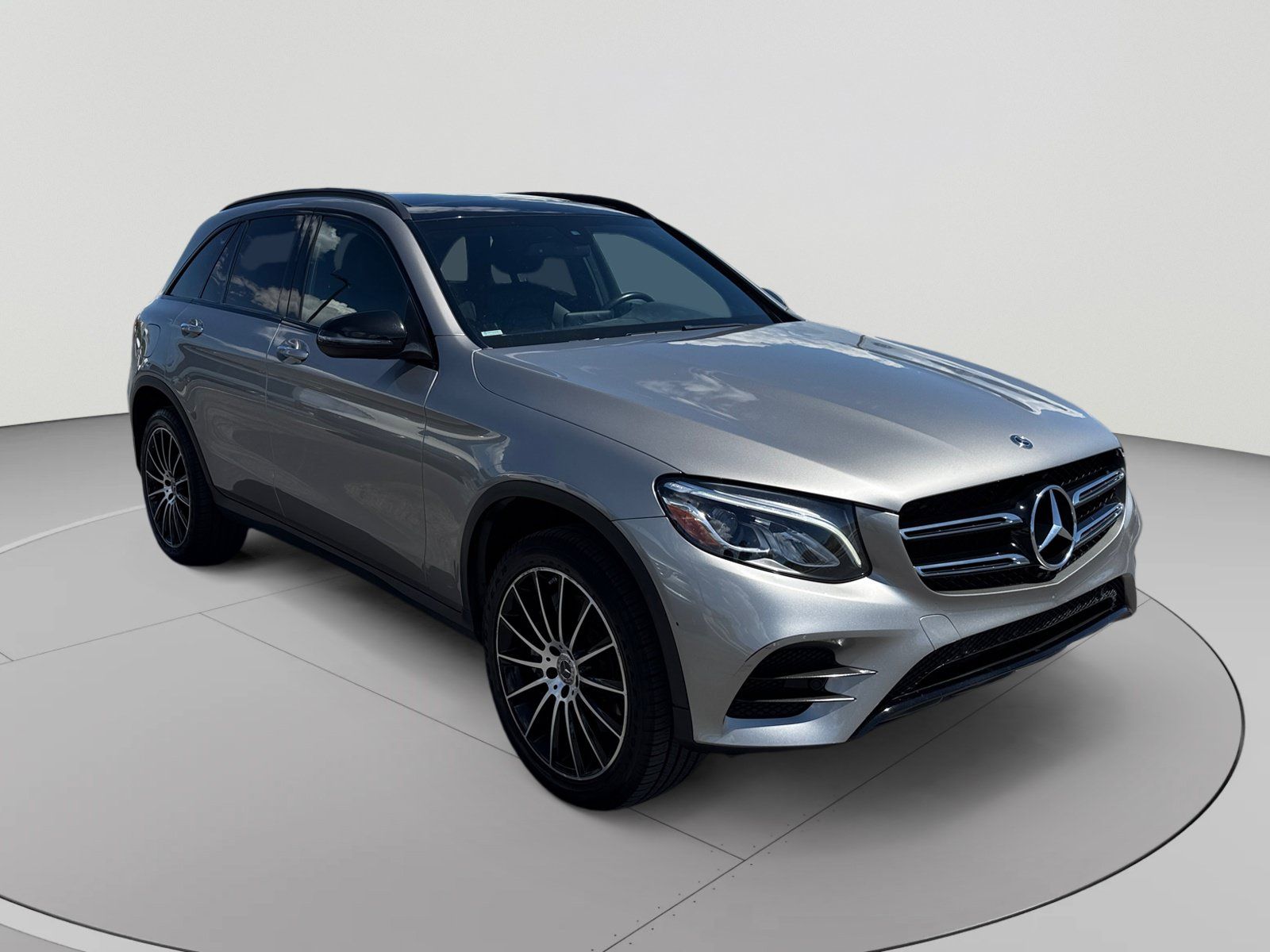 Used 2019 Mercedes-Benz GLC 300 4MATIC image 7
