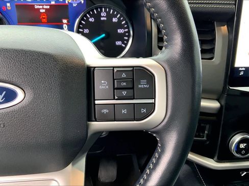 Used 2023 Ford Expedition XLT image 21