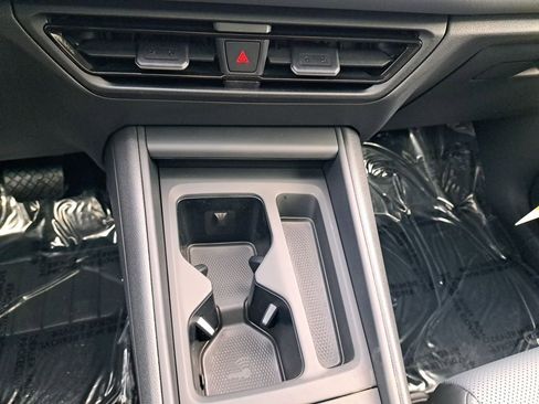 New 2026 Volkswagen Tiguan SE image 22