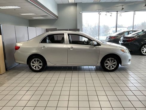 Used 2010 Toyota Corolla LE image 5
