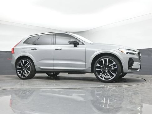 Used 2024 Volvo XC60 B5 Ultimate w/ Protection Package Premier AWD/4WD image 36