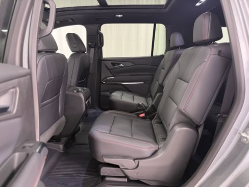 Used 2025 Chevrolet Traverse Z71 w/ Driver Confidence Package image 28