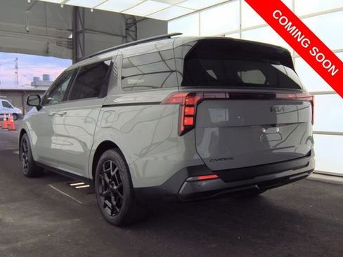 Used 2025 Kia Carnival SX w/ SX Dark Edition Package FWD image 3