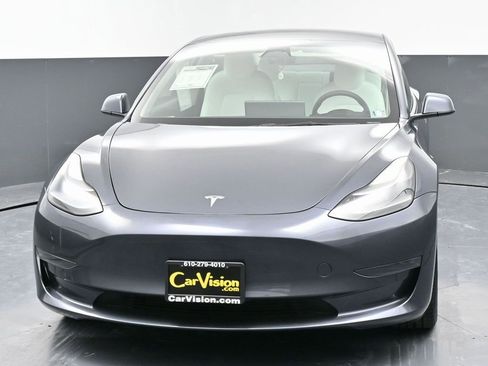 Used 2023 Tesla Model 3 Standard Range image 4