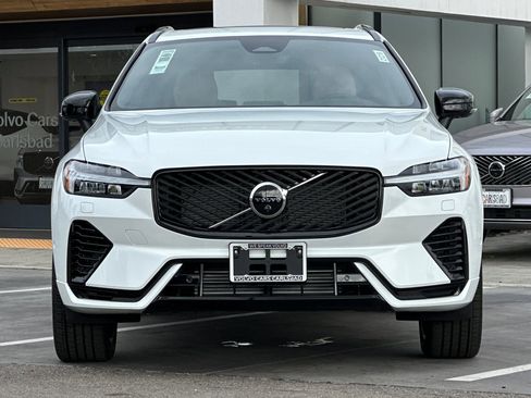 New 2026 Volvo XC60 T8 Plus w/ Climate Package PRO AWD/4WD image 3