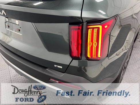 Used 2023 Kia Sorento SX Prestige image 13