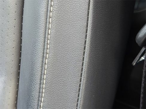 Used 2023 Volkswagen Tiguan SE R-Line image 15