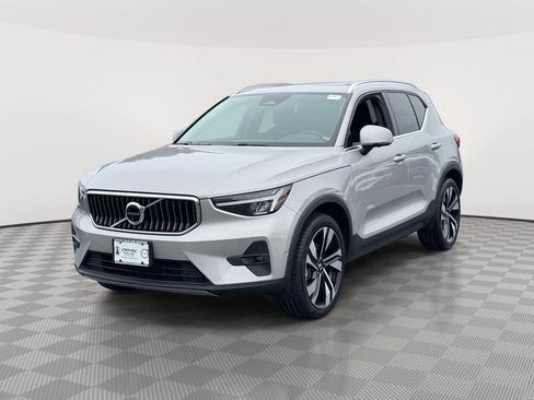Certified 2023 Volvo XC40 B5 Ultimate w/ Protection Package Premier AWD/4WD image 2