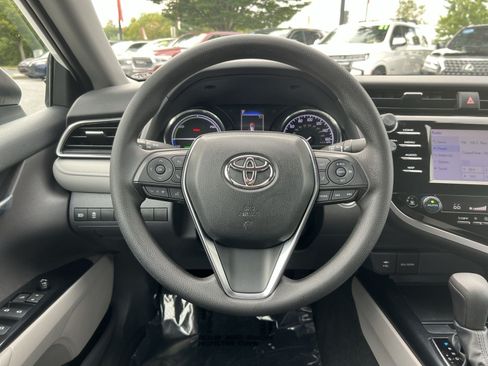 Used 2019 Toyota Camry LE FWD image 16