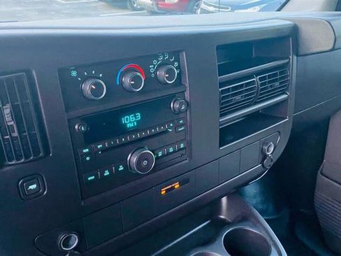 Used 2010 Chevrolet Express 1500 image 29