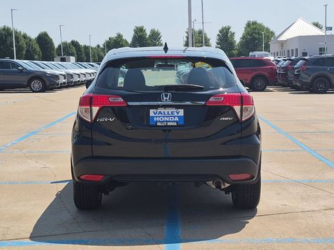 Used 2019 Honda HR-V LX image 8