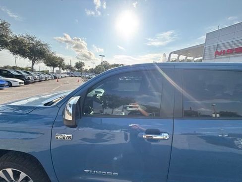 Used 2021 Toyota Tundra Limited w/ Limited Premium Package AWD/4WD image 6