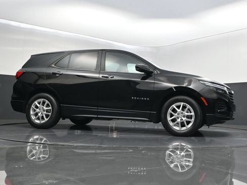 Used 2022 Chevrolet Equinox LS w/ LS Convenience Package FWD image 42