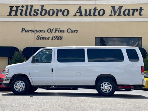 Used 2013 Ford E-350 and Econoline 350 XLT image 3