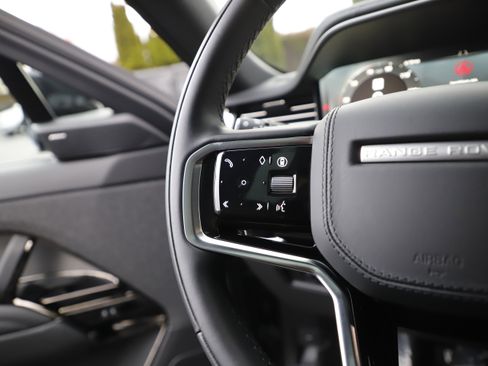 Certified 2025 Land Rover Range Rover Sport AWD/4WD image 24