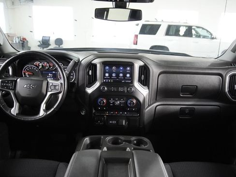 Used 2019 Chevrolet Silverado 1500 LT Trail Boss w/ Convenience Package AWD/4WD image 10