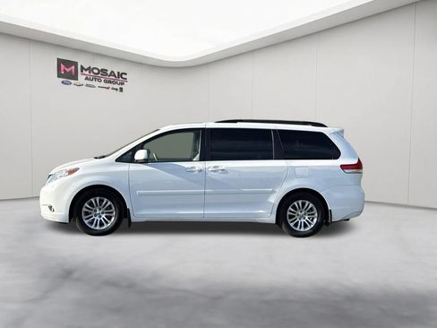 Used 2014 Toyota Sienna XLE FWD image 5