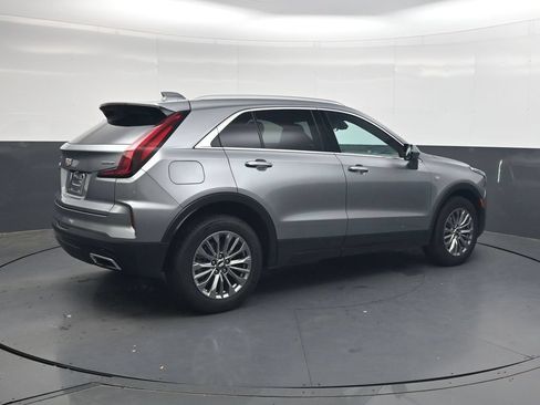 Used 2025 Cadillac XT4 Premium Luxury FWD image 4