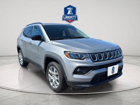 Certified 2022 Jeep Compass Latitude AWD/4WD image 16