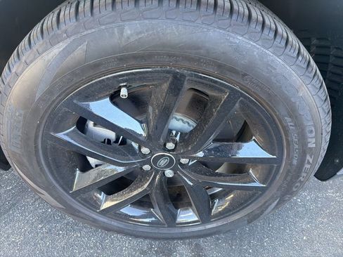 Used 2026 Land Rover Range Rover Velar S image 3