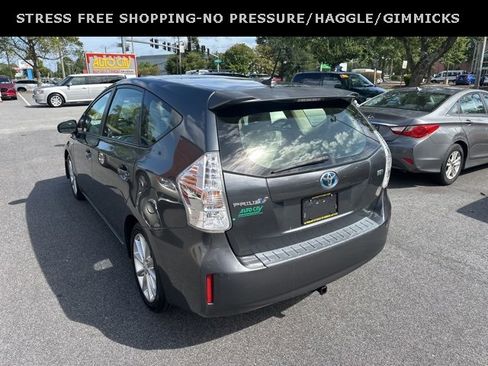 Used 2013 Toyota Prius V Five image 3