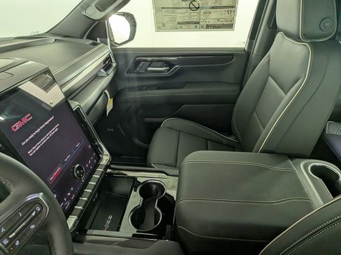 New 2026 GMC Yukon Elevation w/ Elevation Premium Package image 25